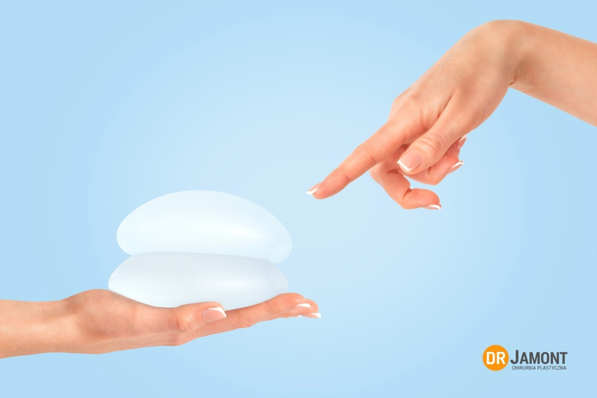 fibroza po implantach piersi